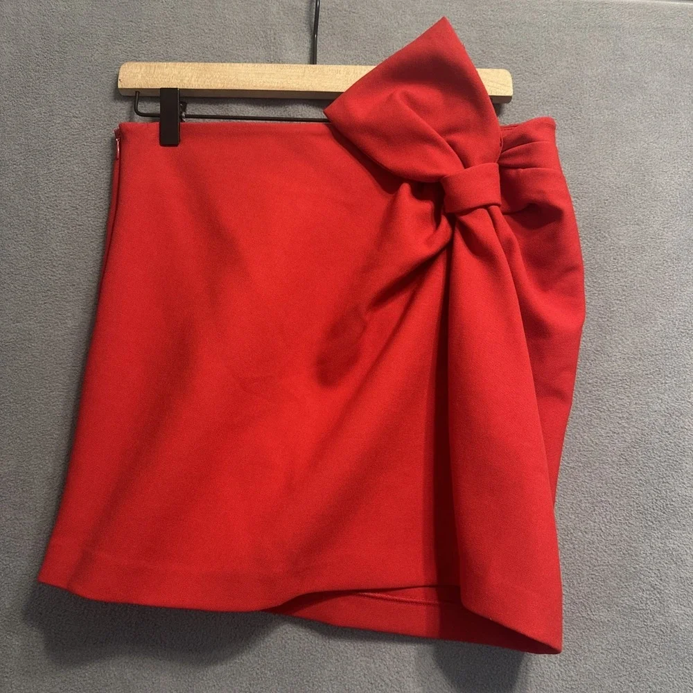NWT Anthropologie Maeve Red Twist Mini Skirt Size 10‎ Red Bow Holiday Twee